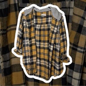 American Eagle Outfitters Plaid Shirt in Black and Yellow with Hood